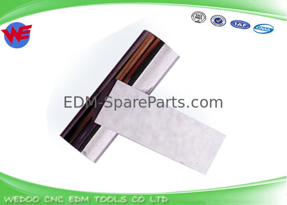 F005 A290-8101-X750 Fanuc Drahterodiermaschinen Teile / Stromzuführungskontakt 23x8x3t