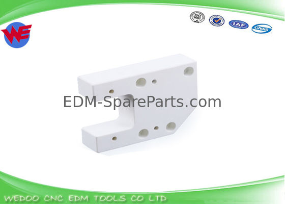 X053C443H01 Weiße Mitsubishi Drahterodiermaschinen-Teile M305 Drahterodiermaschinen-Keramik-Isolatorplatte