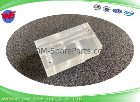 A290-8119-X393 Vortriebsdrahtführerblock Polycarbonat 33.5*21*62 Für Fanuc-EDM-Teile