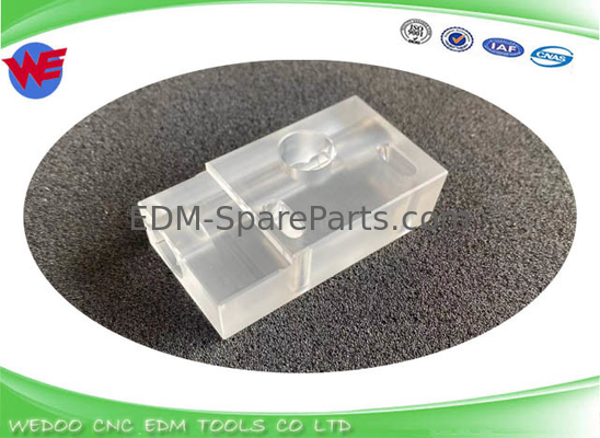 A290-8119-X393 Vortriebsdrahtführerblock Polycarbonat 33.5*21*62 Für Fanuc-EDM-Teile